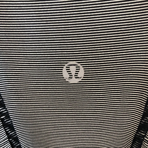 🍋 Lululemon tank. Size 6. - Picture 7 of 7